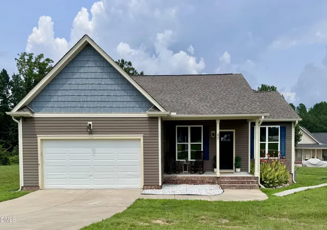 Photo 1 of Single family home for sale at 40 Exeter Way, Louisburg, NC 27549 | MLS# 10157853 | Listing updated on 2026-09-08