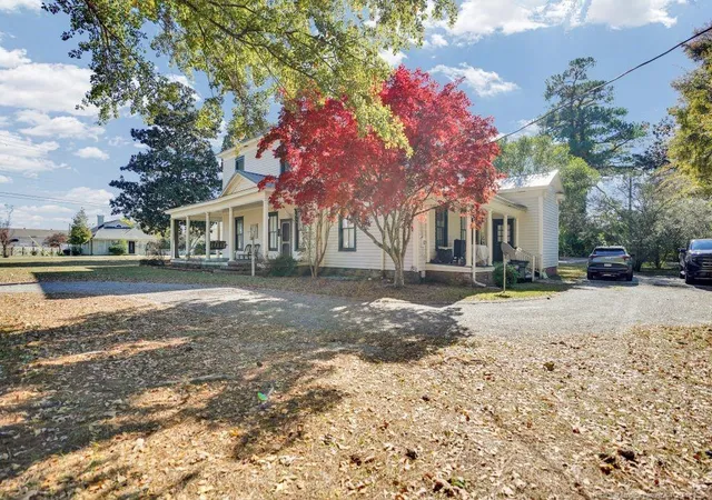 Photo 5 of Single family home for sale at 115 N Magnolia St, Raeford, NC 28376 | MLS# 759888 | Listing updated on 2026-07-18