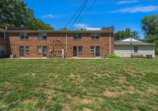Homes for sale in Chapel Hill, NC | 1002 Willow Dr #Apt 6, Chapel Hill, NC 27514 | MLS# 10177497