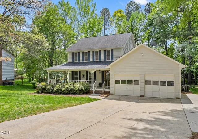 Photo 3 of Single family home for sale at 207 Windrift Dr, Gibsonville, NC 27249 | MLS# 10158196 | Listing updated on 2026-07-18