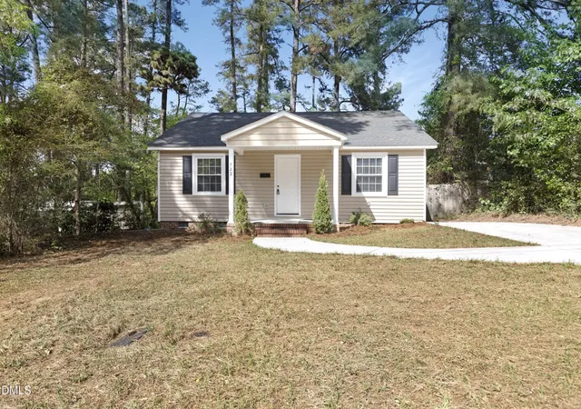 3rd image of 722 Kooler Cir, Fayetteville, NC 28305 | MLS# 10159825