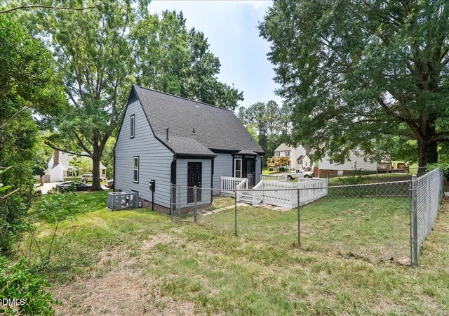 Photo 5 of Single family home for sale at 110 Quail Ridge, Henderson, NC 27536 | MLS# 10162776 | Listing updated on 2026-08-18