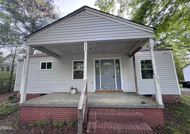 Photo 3 of Single family home for sale at 1507 Echo Rd, Durham, NC 27707 | MLS# 10158424 | Listing updated on 2026-10-05