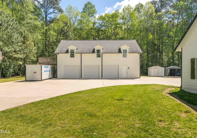 Photo 2 of Single family home for sale at 3010 Blueberry Ln, Chapel Hill, NC 27516 | MLS# 10158593 | Listing updated on 2026-09-14