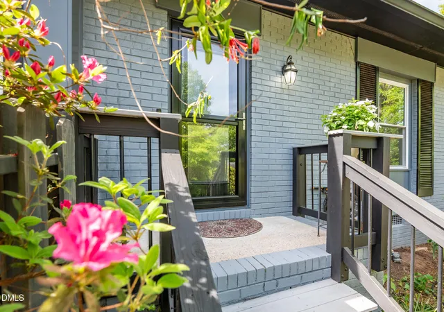 Photo 3 of Single Family Residence at 1902 White Plains Rd, Chapel Hill, NC 27517 | MLS# 10159056 | | Sold on 2026-05-18