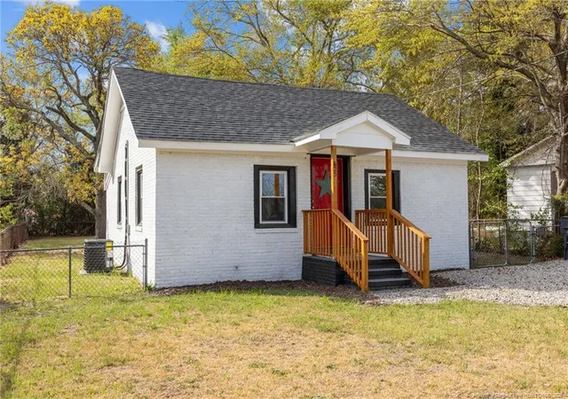 Photo 2 of Single Family Residence at 625 Eva Cir, Spring Lake, NC 28390 | MLS# 760396 | | Sold on 2026-05-14