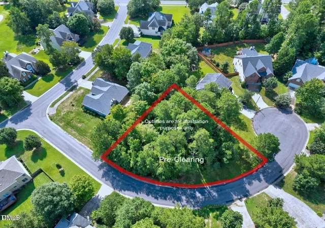 Photo 2 of Sale Pending at 7 Autrey Ml Cir, Durham, NC 27703 | MLS# 10161824 | Listing updated on 2026-08-10
