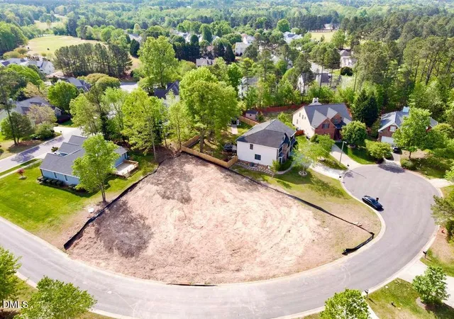 Photo 3 of Sale Pending at 7 Autrey Ml Cir, Durham, NC 27703 | MLS# 10161824 | Listing updated on 2026-08-10