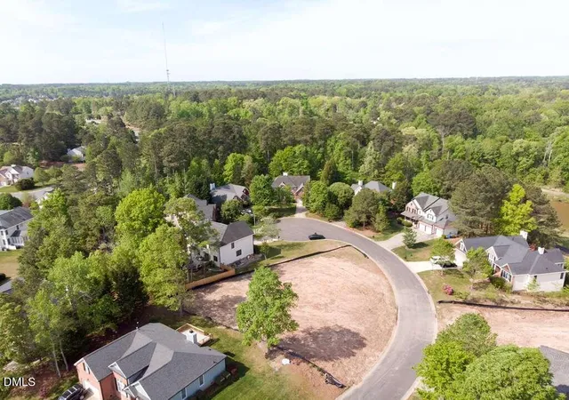 Photo 3 of Sale Pending at 7 Autrey Ml Cir, Durham, NC 27703 | MLS# 10161824 | Listing updated on 2026-08-10