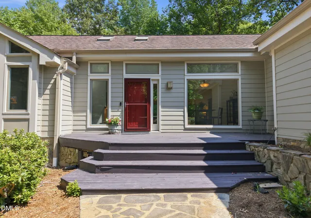 3rd image of 215 E Deer Run, Apex, NC 27523 | MLS# 10167937
