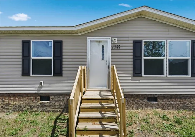 Photo 4 of Manufactured On Land at 1235 Martin Rd, Saint Pauls, NC 28384 | MLS# 760245 | | Sold on 2026-05-22