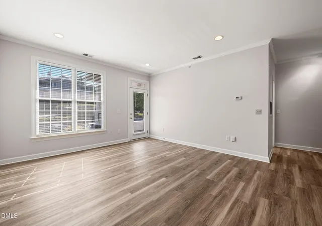 3rd image of 524 Aberdeen Dr #Apt 205, Chapel Hill, NC 27516 | MLS# 10158616