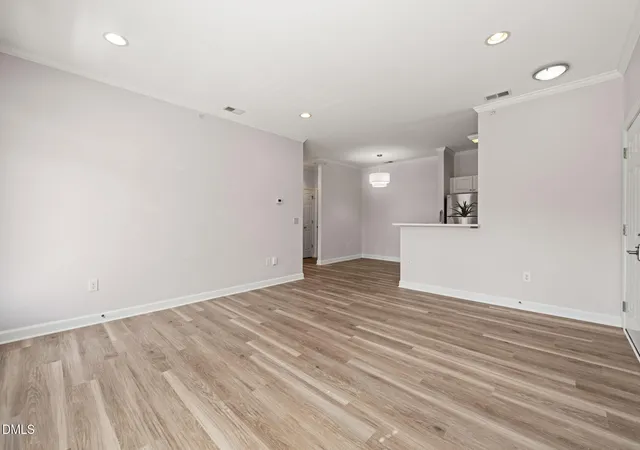 4th image of 524 Aberdeen Dr #Apt 205, Chapel Hill, NC 27516 | MLS# 10158616