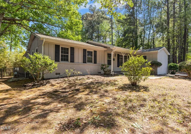 2nd image of 1106 Mohawk Ave, Fayetteville, NC 28303 | MLS# 10160479