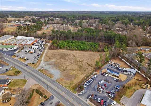 Photo 2 of Sale Pending at 611 S Brightleaf Blvd, Smithfield, NC 27577 | MLS# 10158709 | Listing updated on 2026-07-18