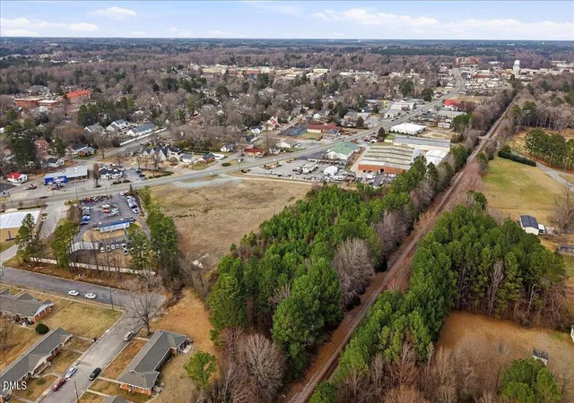 Photo 3 of Sale Pending at 611 S Brightleaf Blvd, Smithfield, NC 27577 | MLS# 10158709 | Listing updated on 2026-07-18