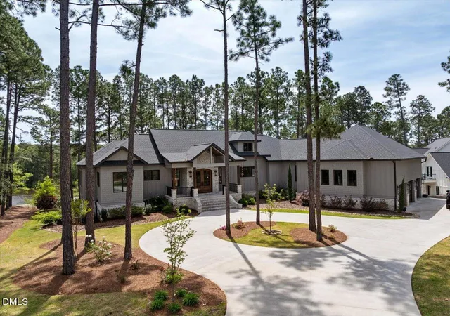 Homes for sale in Southern Pines, NC | 4 Weaver Ct, Southern Pines, NC 28387 | MLS# 10159060