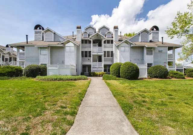 Homes for sale in Raleigh, NC | 4921 Hollenden Dr #303, Raleigh, NC 27616 | MLS# 10162833