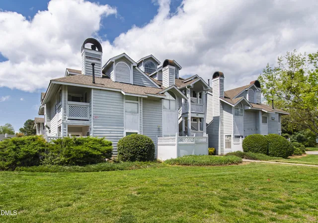 Homes for sale in Raleigh, NC | 4921 Hollenden Dr #303, Raleigh, NC 27616 | MLS# 10162833