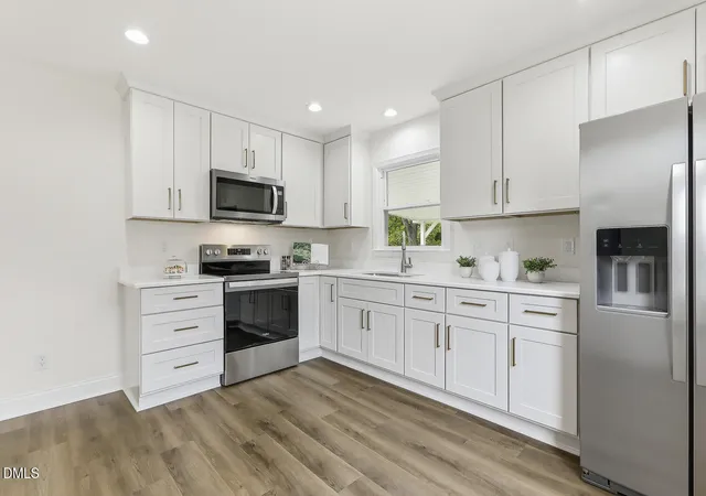 Photo 2 of Sale Pending at 4904 Fox Hunt Dr, Durham, NC 27712 | MLS# 10163595 | Listing updated on 2026-07-18
