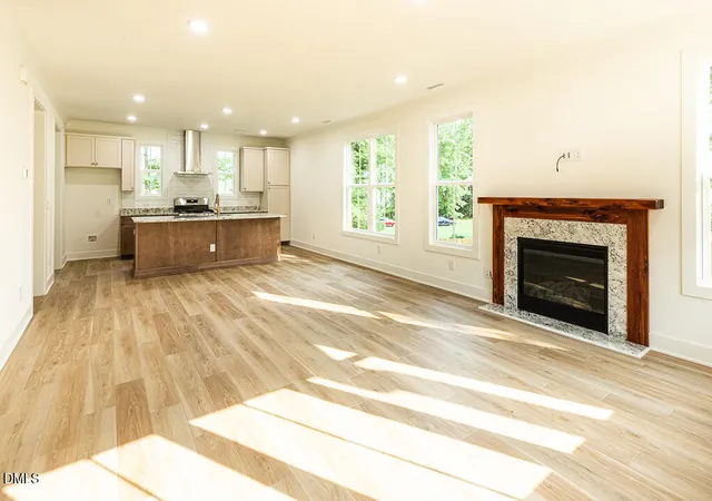2nd image of 811 S Mineral Springs Rd, Durham, NC 27703 | MLS# 10188119