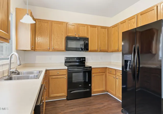 2nd image of 815 Brookhannah Ct, Fuquay Varina, NC 27526 | MLS# 10164320