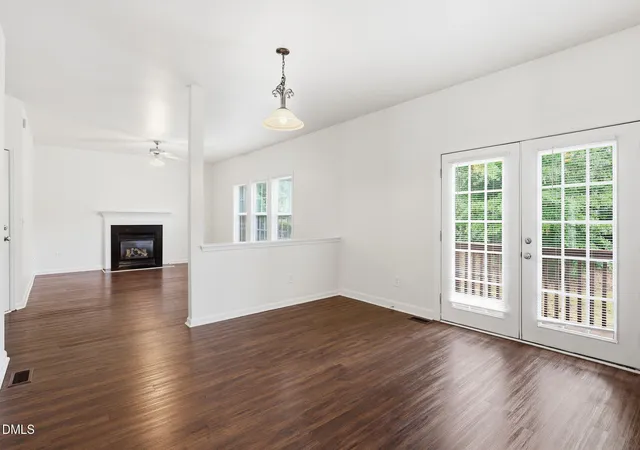 3rd image of 815 Brookhannah Ct, Fuquay Varina, NC 27526 | MLS# 10164320