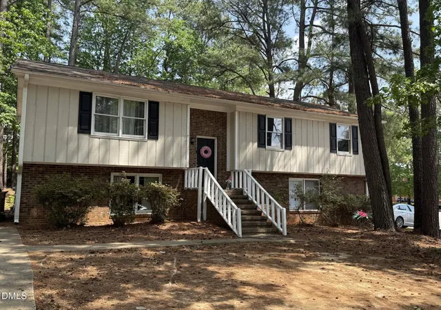 2nd image of 100 Madrid Ct, Garner, NC 27529 | MLS# 10172157