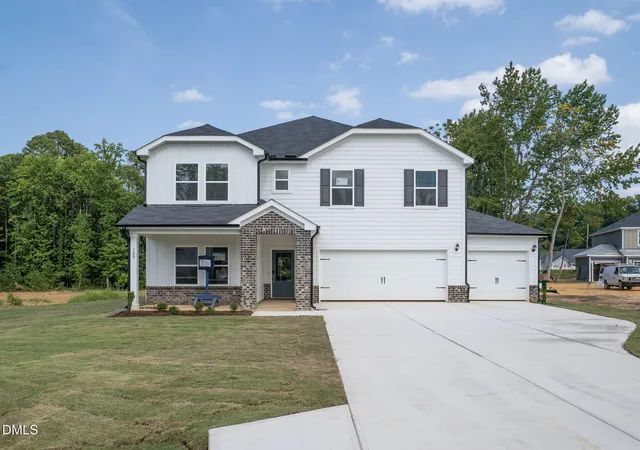 Photo 1 of Single family home for sale at 100 Stradshire Ct, Zebulon, NC 27597 | MLS# 10160852 | Listing updated on 2026-09-02