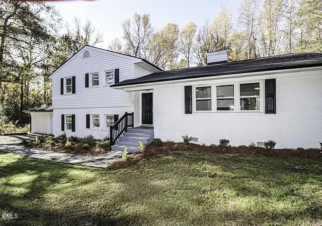 Photo 1 of Single family home for sale at 805 River Rd, Selma, NC 27576 | MLS# 10161134 | Listing updated on 2026-09-04