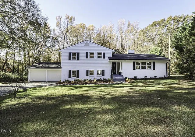Photo 2 of Single family home for sale at 805 River Rd, Selma, NC 27576 | MLS# 10161134 | Listing updated on 2026-09-04