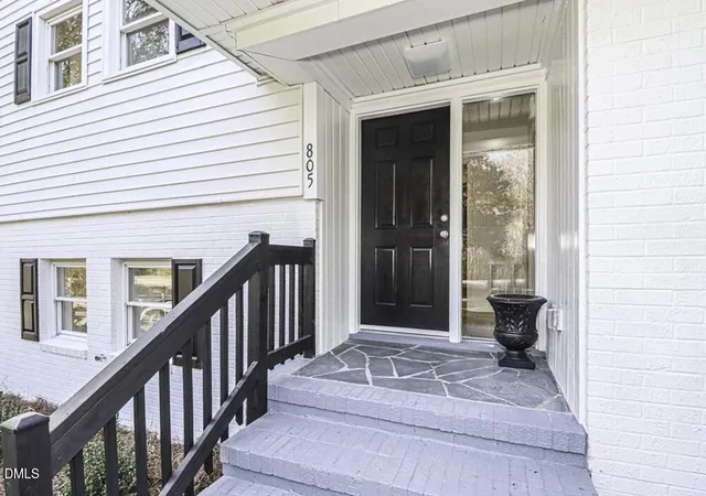 Photo 4 of Single family home for sale at 805 River Rd, Selma, NC 27576 | MLS# 10161134 | Listing updated on 2026-09-04