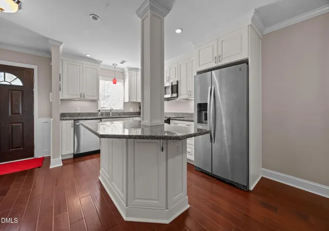 Photo 3 of Sale Pending at 5530 Forest Oaks Dr, Raleigh, NC 27609 | MLS# 10167072 | Listing updated on 2026-09-04