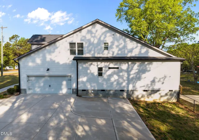 Photo 4 of Single family home for sale at 952 Brantleytown Rd, Zebulon, NC 27597 | MLS# 10160484 | Listing updated on 2026-08-31