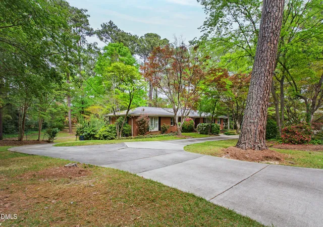2nd image of 1609 E Davie St, Raleigh, NC 27610 | MLS# 10160705