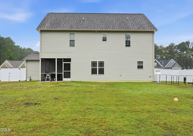 Photo 3 of Single family home for sale at 76 Cozy Brk Ct, Clayton, NC 27520 | MLS# 10159670 | Listing updated on 2026-08-11
