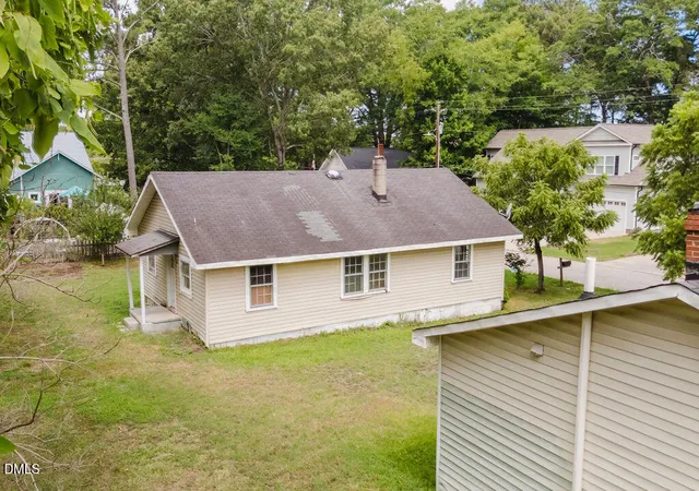 Photo 4 of Single family home for sale at 602-604 Faucette St, Fuquay Varina, NC 27526 | MLS# 10159922 | Listing updated on 2026-08-31