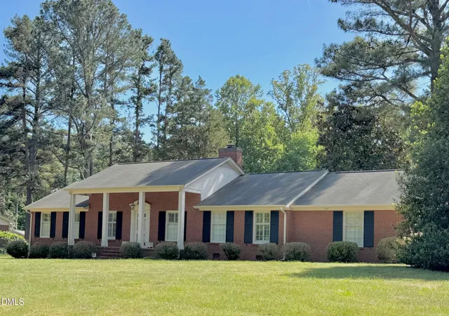 Homes for sale in Henderson, NC | 1604 Crescent Dr, Henderson, NC 27536 | MLS# 10160522