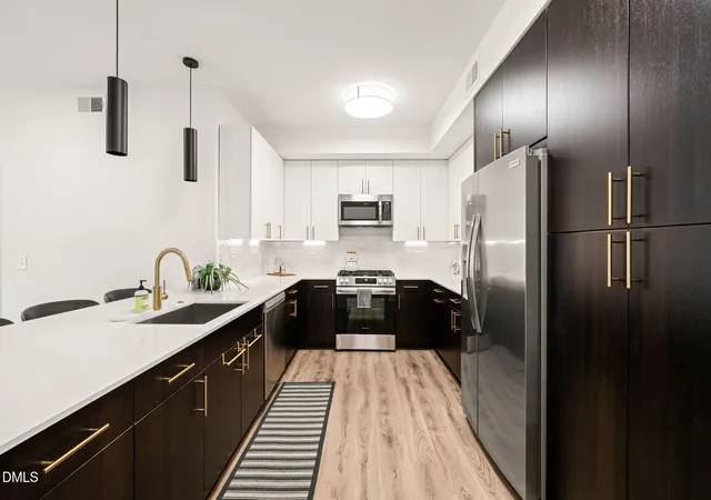 4th image of 615 W Peace St #, 207, Raleigh, NC 27605 | MLS# 10160643