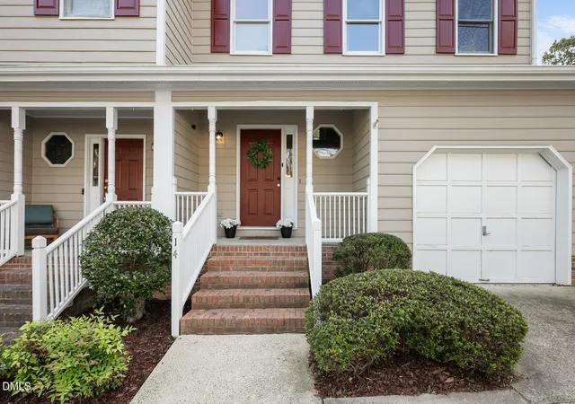 Photo 2 of Townhouse at 14 Citation Dr, Durham, NC 27713 | MLS# 10159983 | | Sold on 2026-05-20