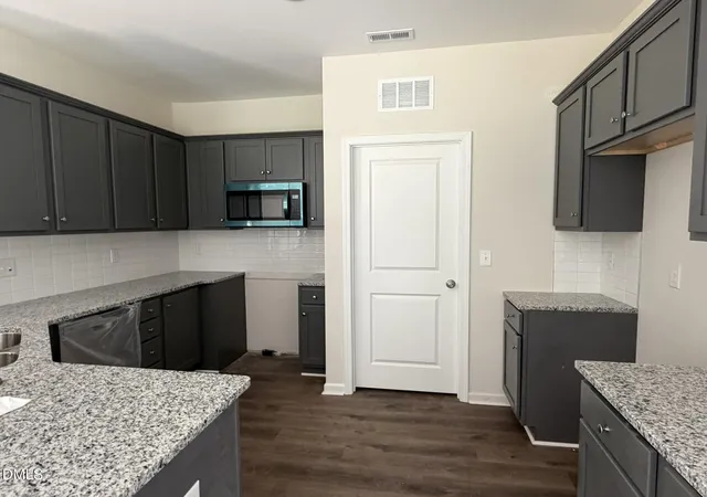 3rd image of 131 Mangrove Ct, Four Oaks, NC 27524 | MLS# 10171721
