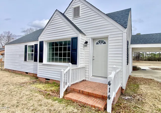 Homes for sale in Selma, NC | 414 W Main St, Selma, NC 27576 | MLS# 10160131