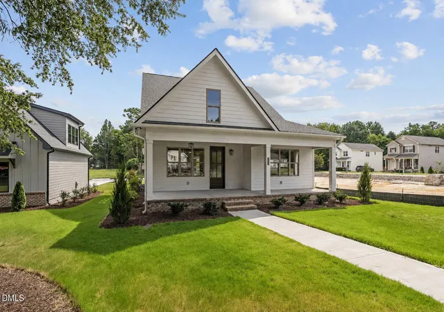 Photo 1 of Single family home for sale at 305 Grigsby Ave, Holly Springs, NC 27540 | MLS# 10173361 | Listing updated on 2026-09-20
