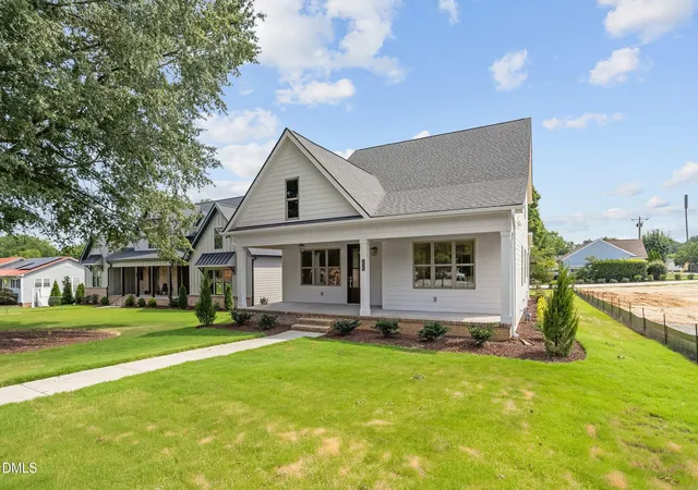 Photo 3 of Single family home for sale at 305 Grigsby Ave, Holly Springs, NC 27540 | MLS# 10173361 | Listing updated on 2026-09-20