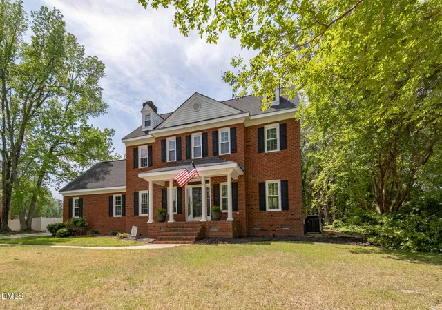 Photo 3 of Single family home for sale at 805 Short Spoon Cir, Rocky Mount, NC 27804 | MLS# 10161447 | Listing updated on 2026-08-23