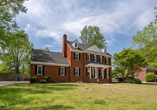 Photo 3 of Single family home for sale at 805 Short Spoon Cir, Rocky Mount, NC 27804 | MLS# 10161447 | Listing updated on 2026-08-23