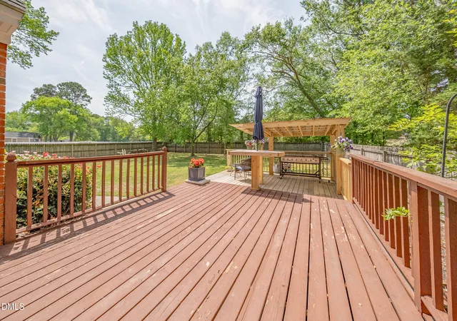 Photo 4 of Single family home for sale at 805 Short Spoon Cir, Rocky Mount, NC 27804 | MLS# 10161447 | Listing updated on 2026-08-23