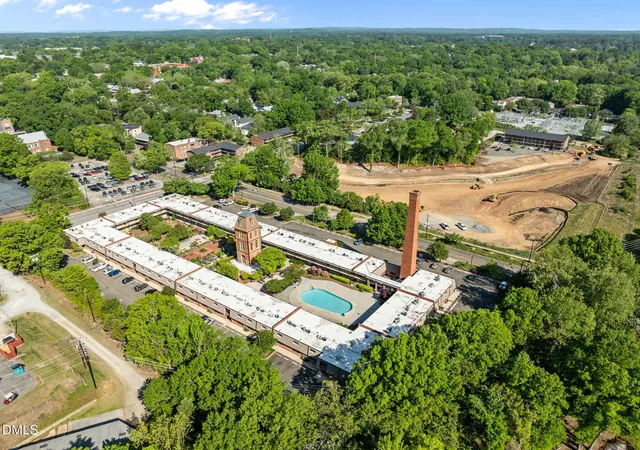 2nd image of 807 W Trinity Ave, Durham, NC 27701