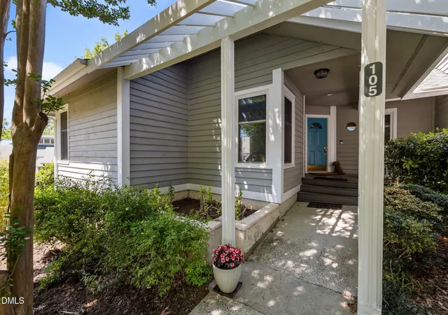 Photo 3 of Townhouse at 105 Elmwood Cir, Chapel Hill, NC 27514 | MLS# 10160570 |  | Sold on 2026-05-28