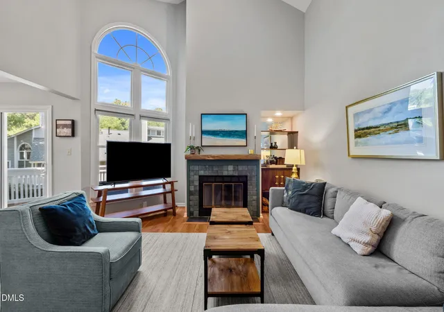 Photo 5 of Townhouse at 105 Elmwood Cir, Chapel Hill, NC 27514 | MLS# 10160570 |  | Sold on 2026-05-28